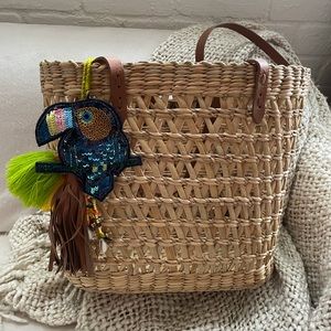 Star Mela Beach Bucket with Parrot Charm